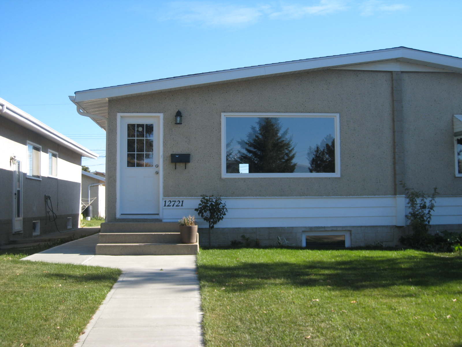 Half Duplex For Rent Northside Edmonton $1275/month