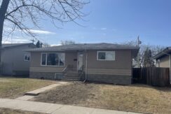 Upper level HUGE bungalow. Ottewell  $1499/month